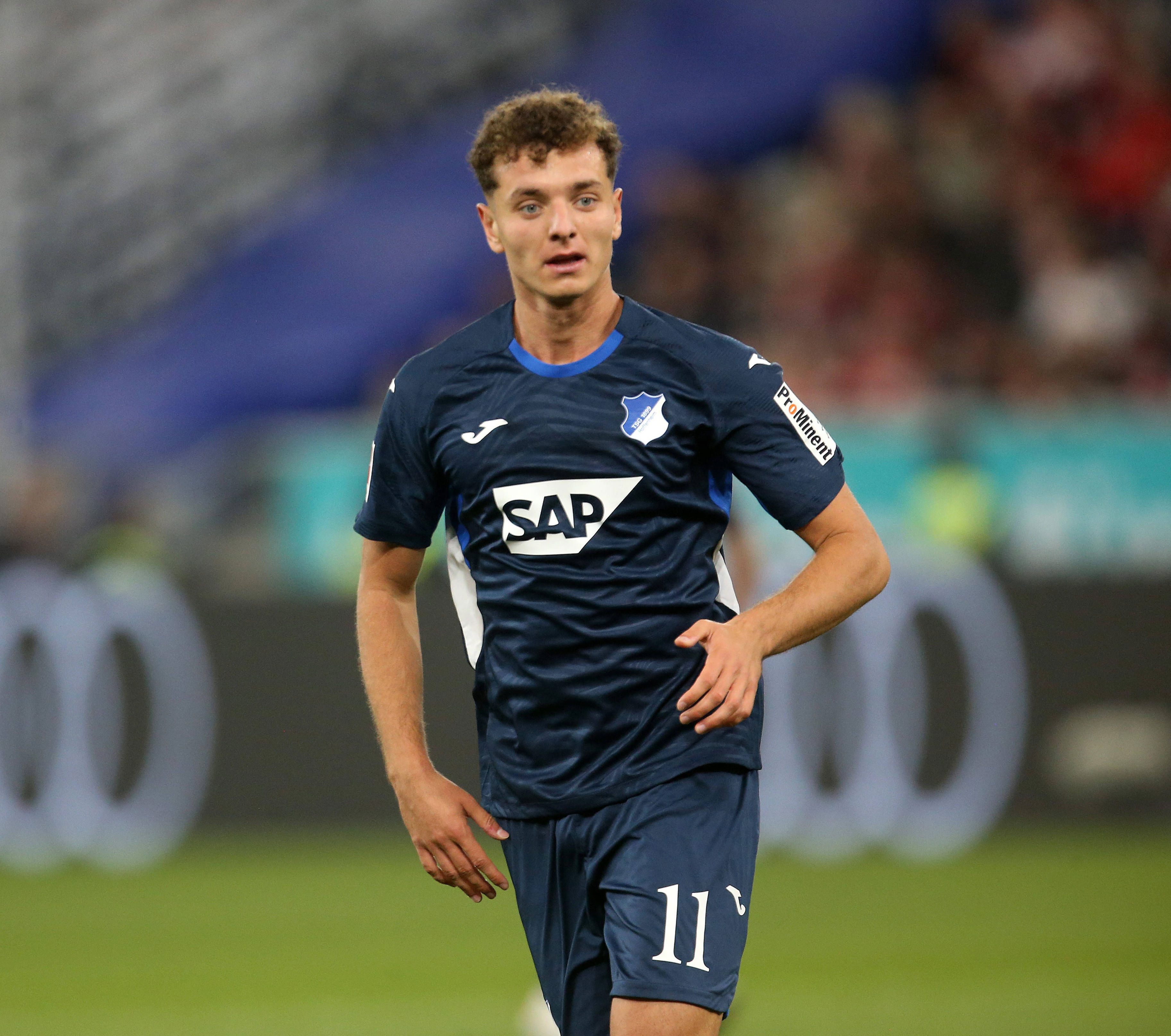 出球探对他, 收到欧冠参