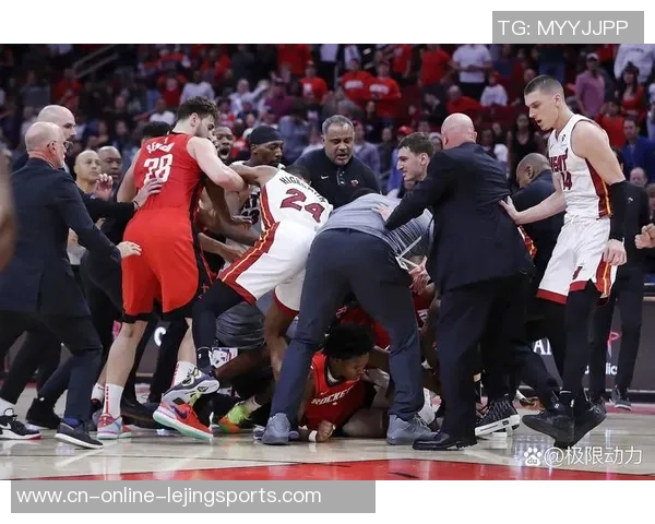 2018年12月14日湖人与火箭激战回顾：精彩瞬间与关键时刻分析